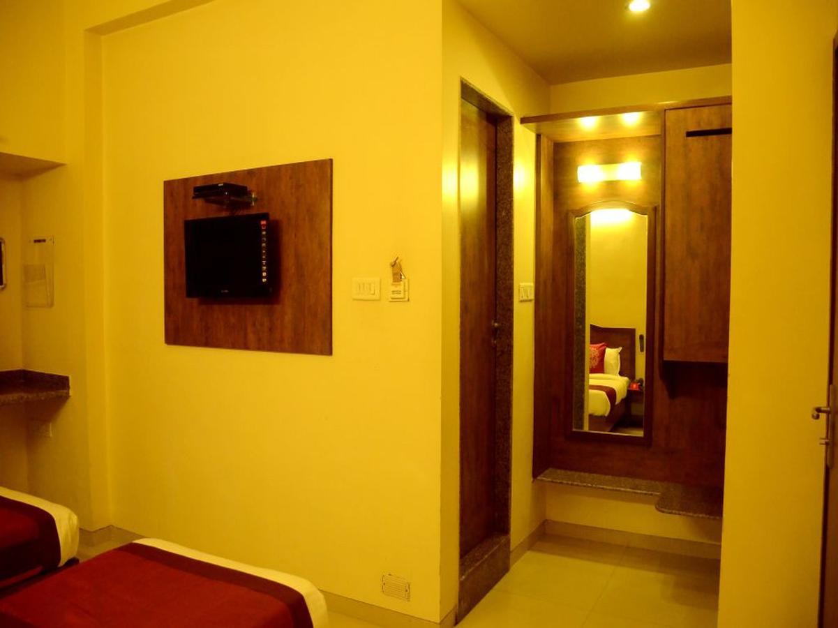Hotel Ashiyana Pune Exterior foto